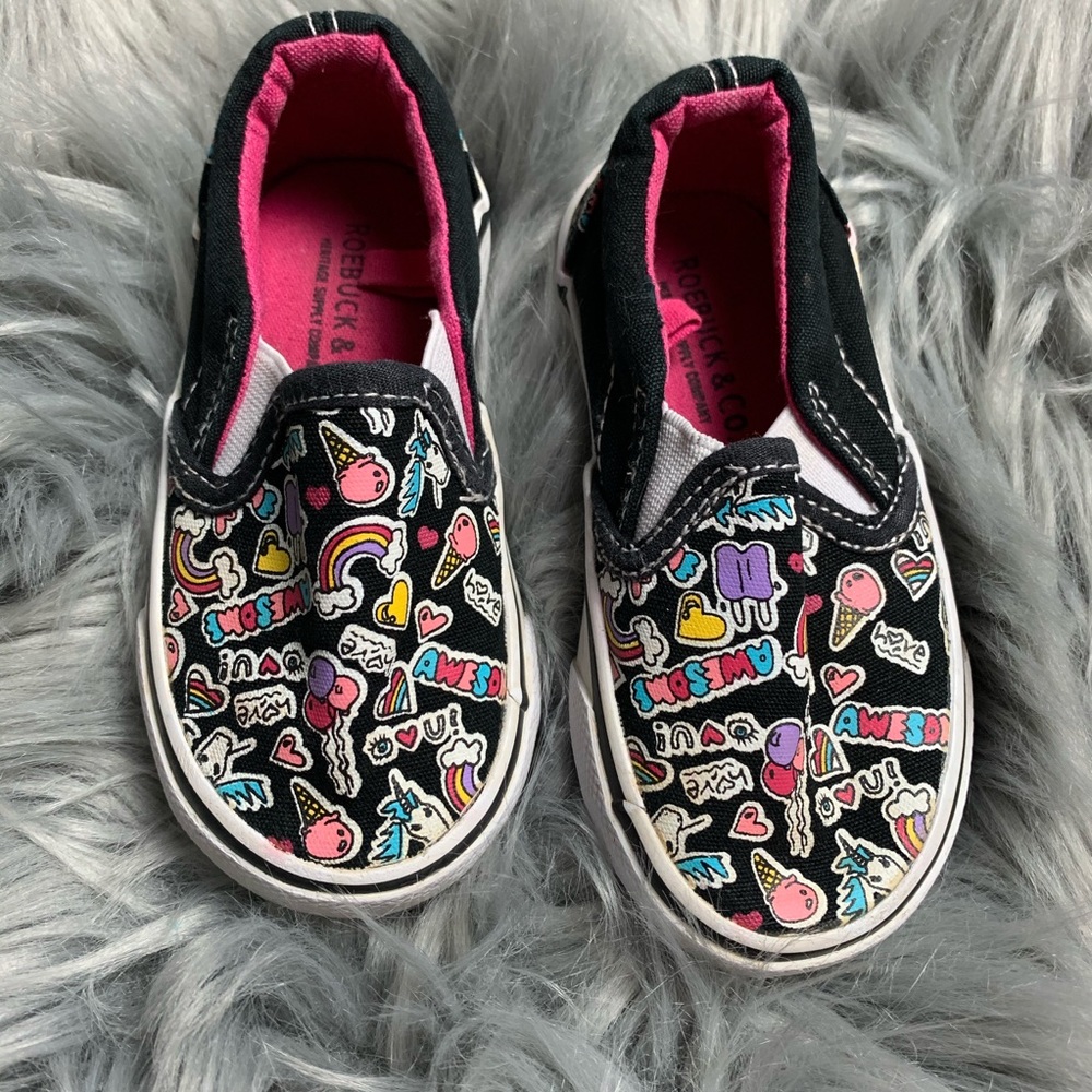 Baby girl slip on shoes  🍦🌈 💕🦄